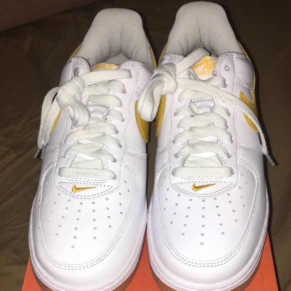 Nike Air Force 1 University Gold (US8) - Picture 2 of 5